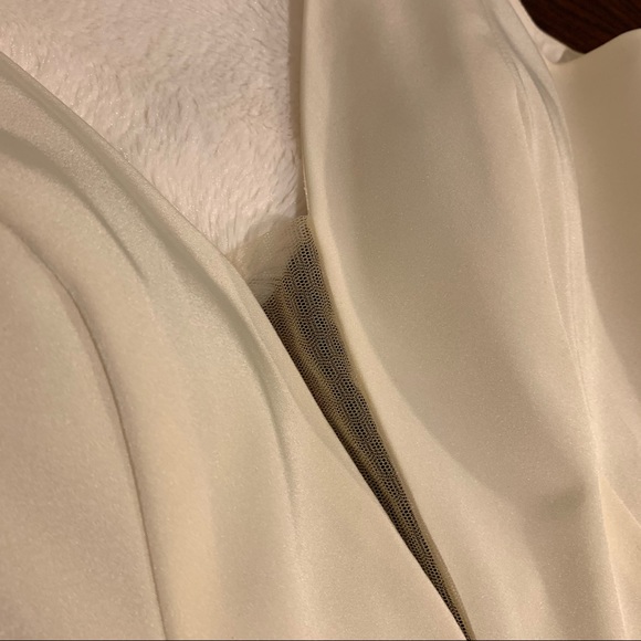 Short A-Line Shail K Sheer V-Neck with added belt - Picture 15 of 16